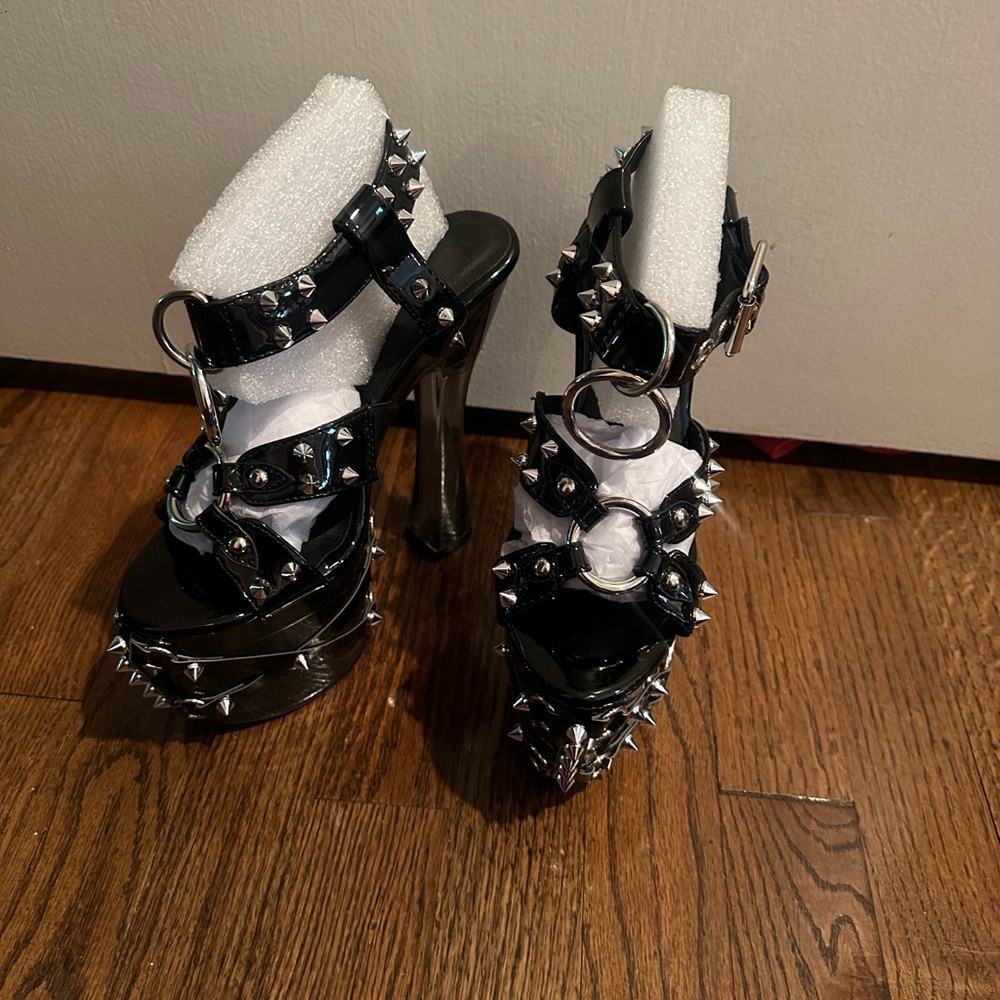 NWOB Dolls Kill / Widow Twisted Darkness Platform Heels size 7 - Picture 13 of 13